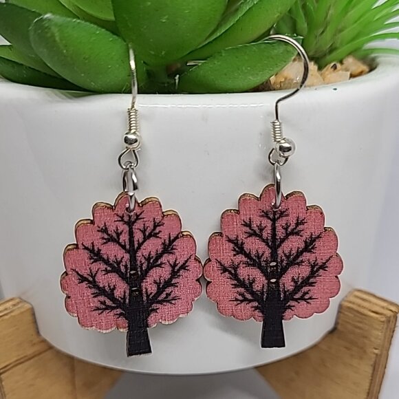 Handcrafted Pink Tree Dangle Earrings 2" NEW‎ Lobe Area Fall Summer Outdoors - Picture 1 of 6